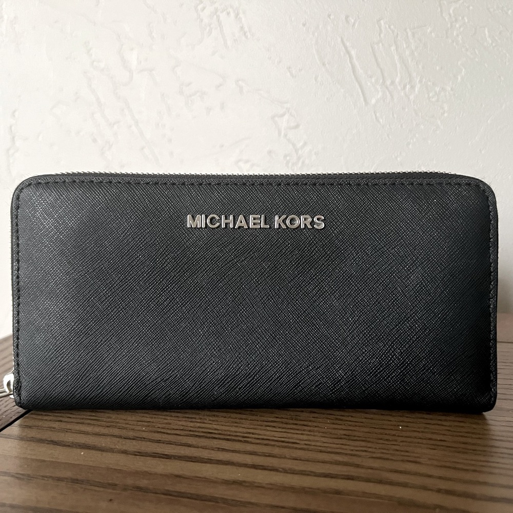 Michael Kors Saffiano Zip Around Continental Wallet